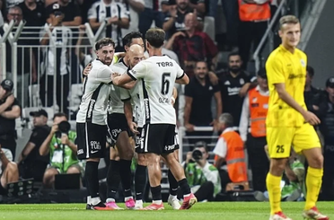 Beşiktaş, UEFA Avrupa Ligi'nde play-off turuna kaldı