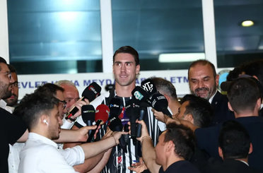 Beşiktaş'ın yeni golcüsü ilk açıklamasını Türkçe yaptı