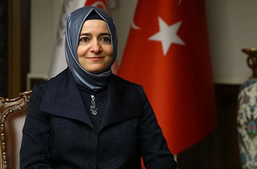 Fatma Betül Sayan Kaya tüm görevlerinden affını istedi