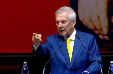 Fenerbahçe'de mali genel kurulda tansiyon yükseldi! Aziz Yıldırım'dan sert açıklamalar