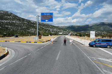 Konya’dan Antalya’ya gidecekler dikkat! Yol saatlerce trafiğe kapalı