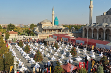 Mevlana Meydanı sema ile mest oldu: Mistik Müzik Festivali başladı
