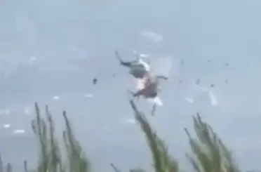 Orman yangınlarına müdahale eden 2 helikopter çarpıştı