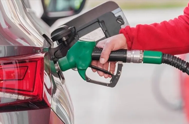 Petrol fiyatlarında büyük düşüş! Akaryakıta indirim geldi