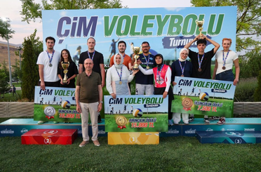 Selçuklu Belediyesi’nin Çim Voleybolu Turnuvası Tamamlandı