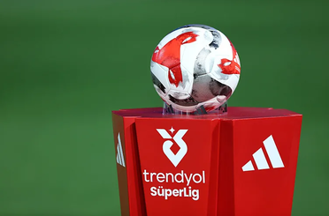 Süper Lig'de transfer rüzgarı! İşte resmen açıklanan tüm imzalar (2026-2027)
