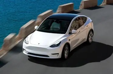 Tesla, 10 milyonuncu elektrikli aracını üretti
