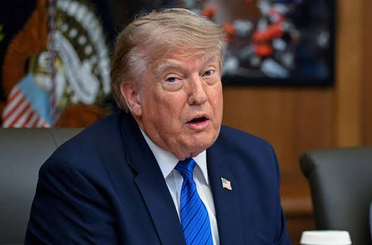 Trump'ın İran kararı petrol fiyatlarına yansıdı: Piyasada hareketli saatler