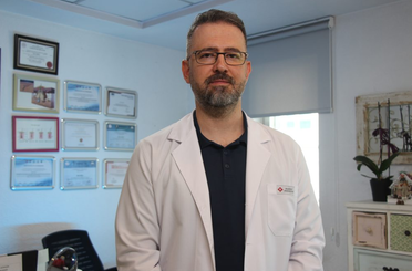 Uzman Dr. Emre Zekey Uyardı: Güneş Kremindeki Bu Hata Cildi Korumuyor!