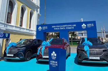YKS Birincileri Otomobille Ödüllendirildi