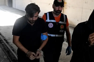 Yurt dışı çıkış yasağı vardı! YouTuber Arif Kocabıyık tır dorsesinin altında yakalandı