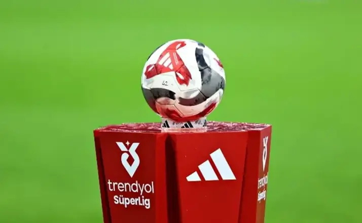 Süper Lig'de tarihi karar! 2026-2027 sezonu bu efsane ismin adını taşıyacak