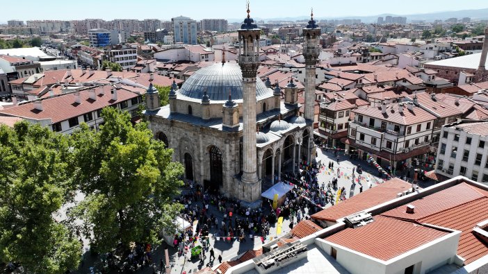 konya-tarihi-bedesten-alisveris-gunleri-basladi-001.jpg